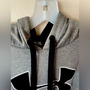 Men’s XL Underarmour gray sweatshirt